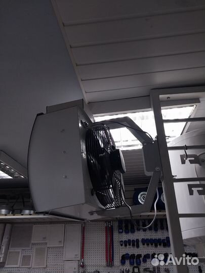 Тепловентилятор водяной настенный Тепломаш кэв