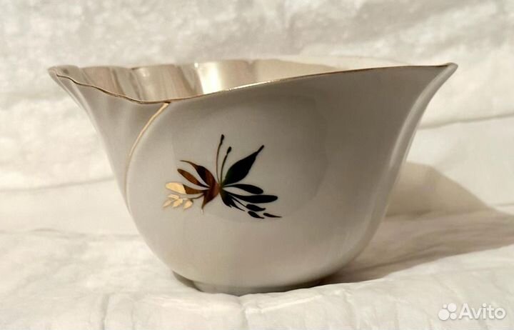 Фарфоровая конфетница