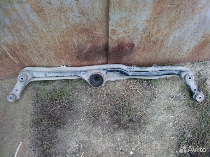 Кронштейн опоры двигателя Гольф 3