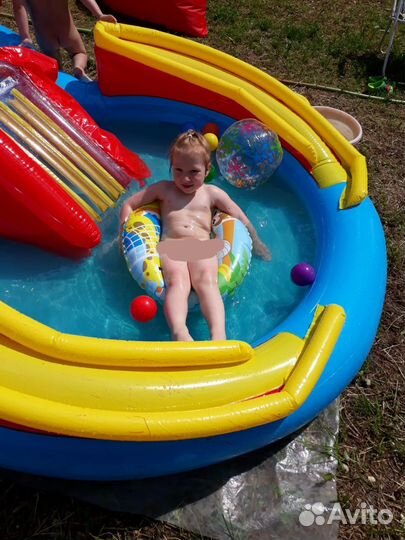 Детский надувной бассейн с горкой