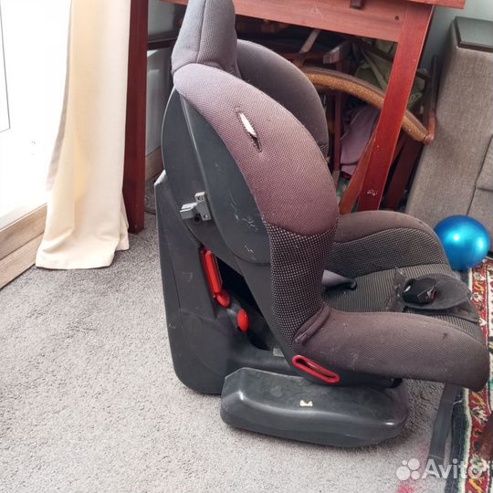 Автомобильное кресло