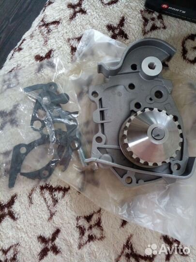 Водяной насос помпа renault logan