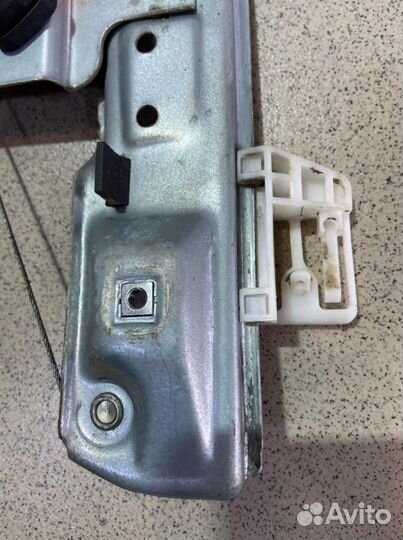 Стеклоподъемник задний левый Renault Megane II