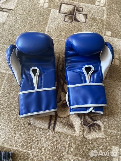 Боксерские перчатки