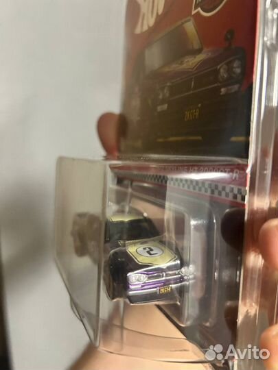 Hot wheels rlc nissan skyline 2000 gt-r