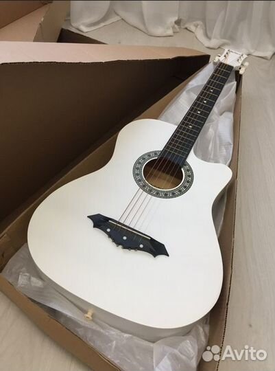 Гитара новая