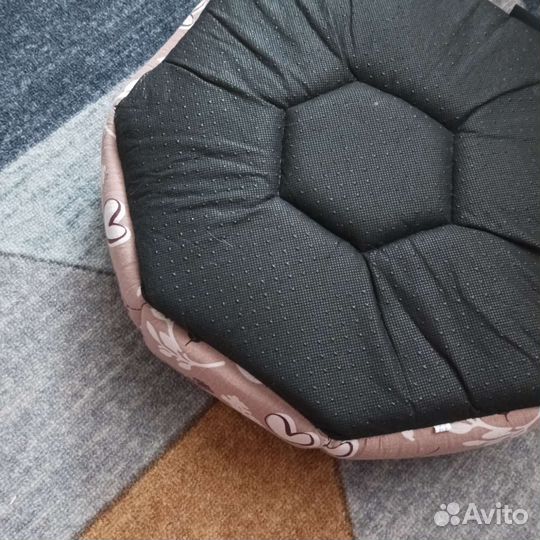 Лежанка для кошек