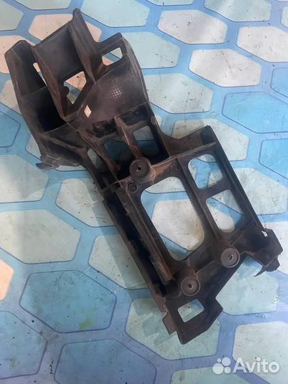 Кронштейн бампера 9647553680