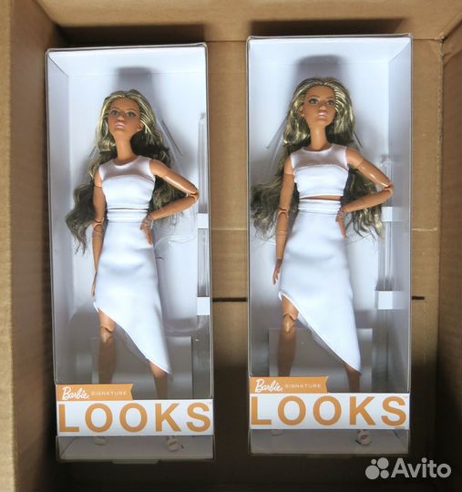 Barbie Signature Looks Doll Лукс