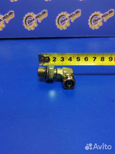 Фитинг угловой X520-110001 Hyundai HL770-7A