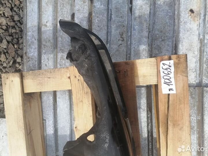 Рамка решетки радиатора GMC 4.3 AT SL/SLE 01.1995