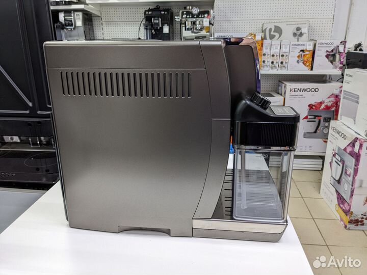 Кофемашина DeLonghi 370.95T Италия