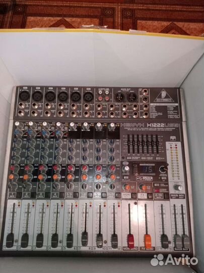 Микшерный пульт behringer X1222