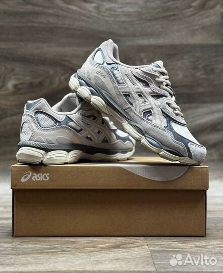 Кроссовки asics