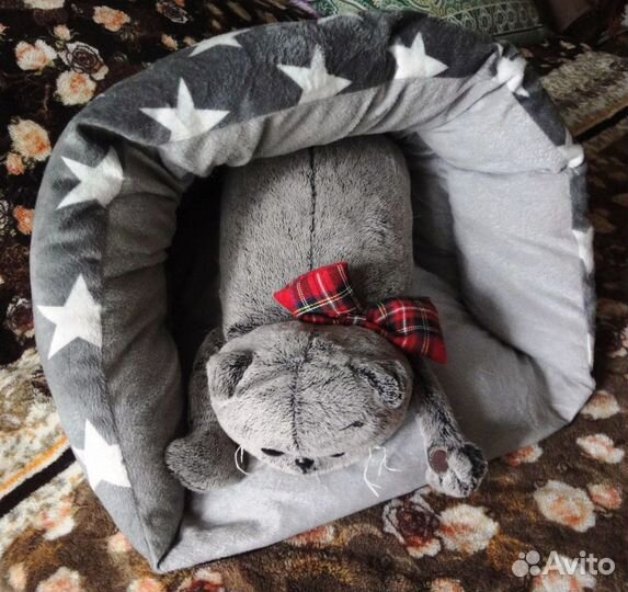 Лежанка для кошек