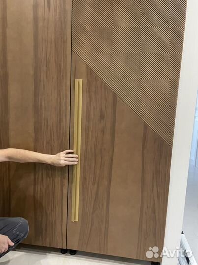 Мебельная ручка