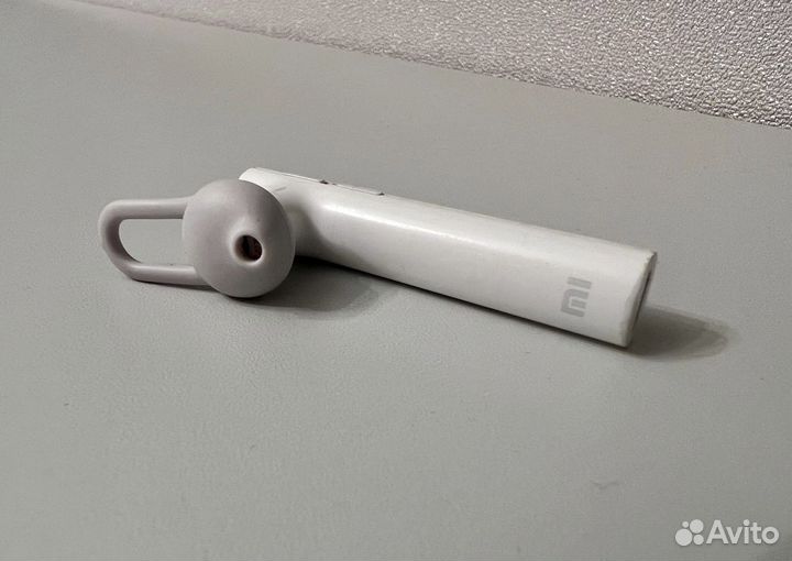 Bluetooth гарнитура xiaomi mi белая для машины