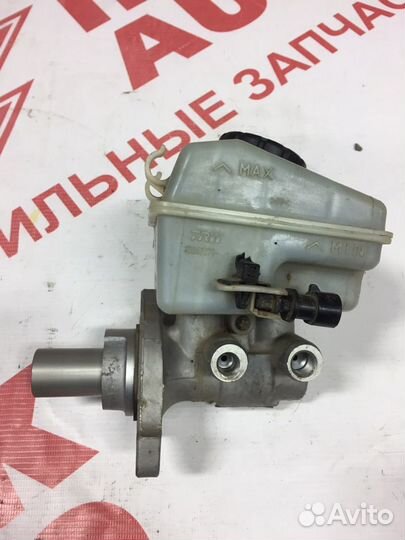 Главный тормозной цилиндр Opel Astra H 2010