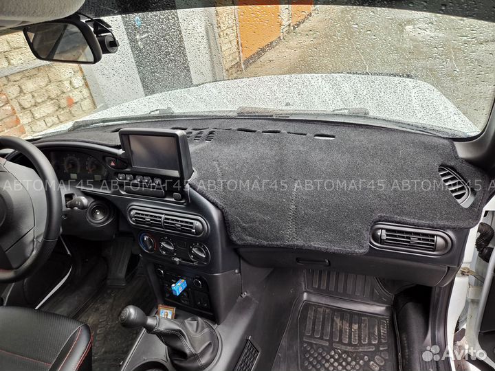 Накидка на панель Лада Нива Тревел Travel карпет