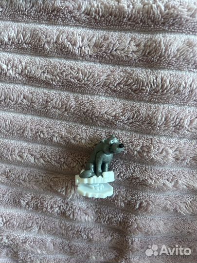 Игрушки из киндер сюрприза Маша и медведь