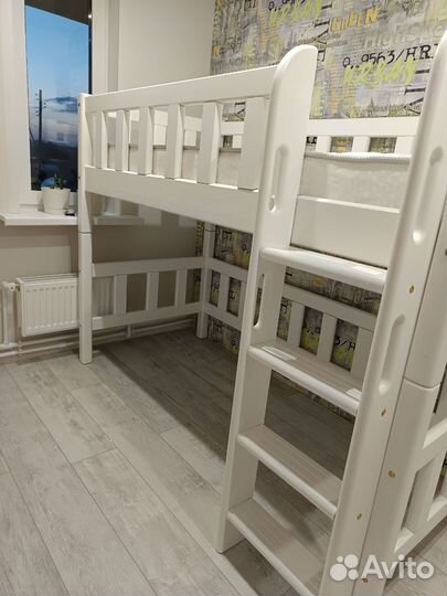 Двухъярусная кровать бу массив