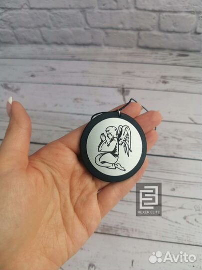 Подвеска на зеркало в машину