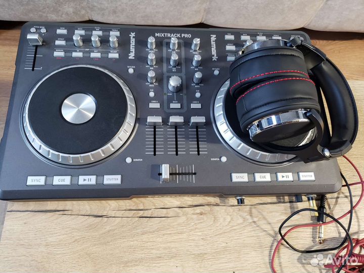 Dj контроллер numark mixtrack pro