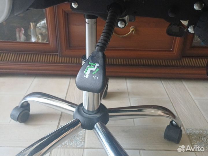 Компьютерное кресло