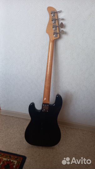 Бас гитара Mushroom