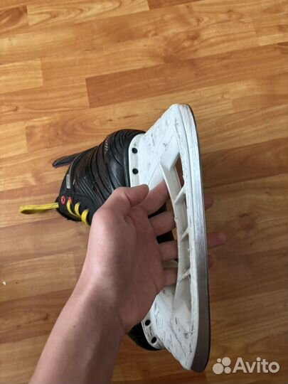 Коньки хоккейные