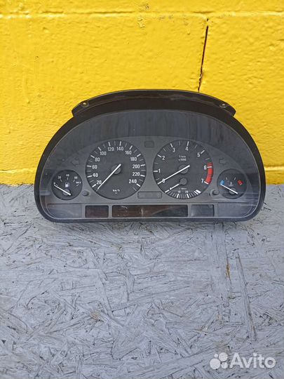 Бмв е39 приборка широкая строка