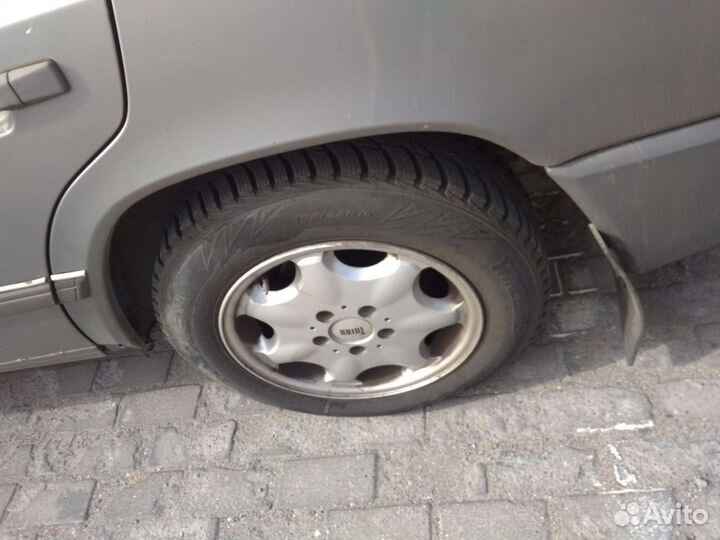 Mercedes-Benz W124 2.3 AT, 1988, 245 000 км