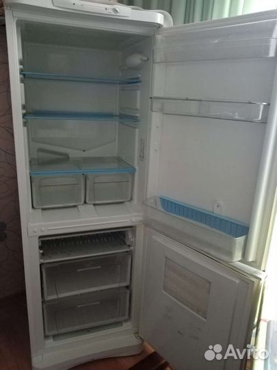 Холодильник indesit