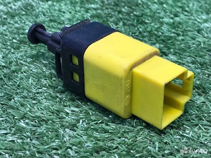 Датчик включения стопсигнала Chevrolet Lacetti