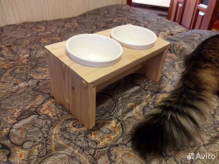 Миски с подставкой для животных