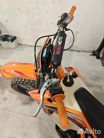 Regulmoto Crosstrec 300