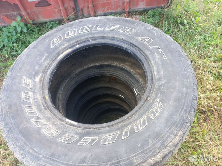 Bridgestone Dueler A/T 275/70 R16