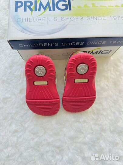 Сандалии Primigi Италия 18 р кожа новые