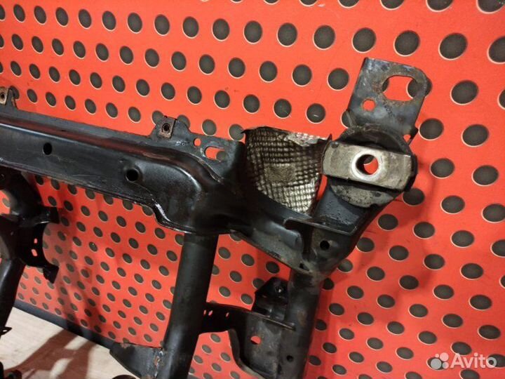 Балка подвески передняя (подрамник) Jeep Grand