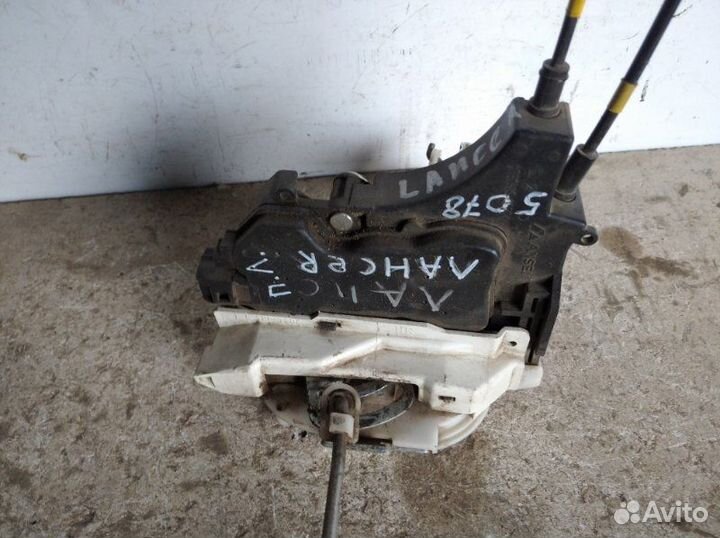 Замок двери передний левый Mitsubishi Lancer 10