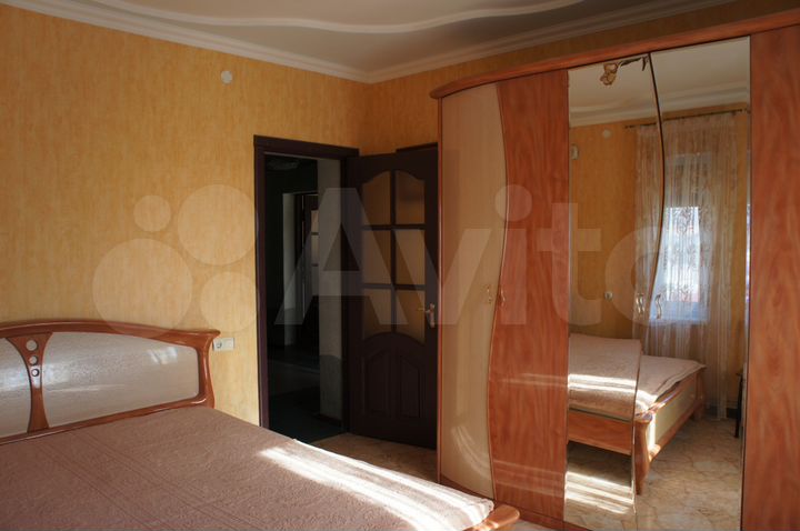 Дом 200 м² на участке 6 сот.