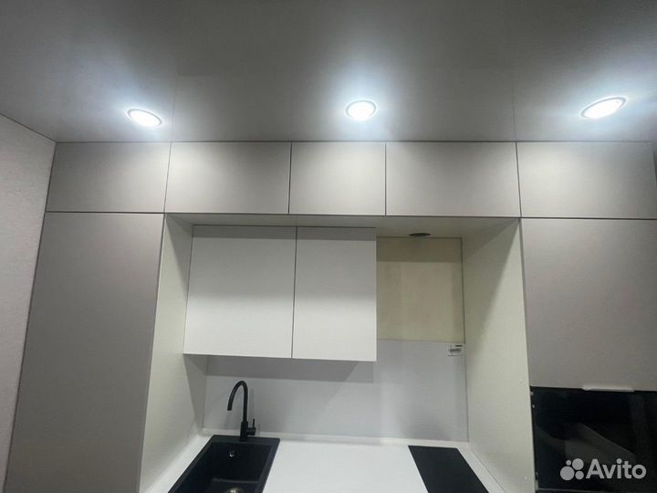 Кухня в потолок