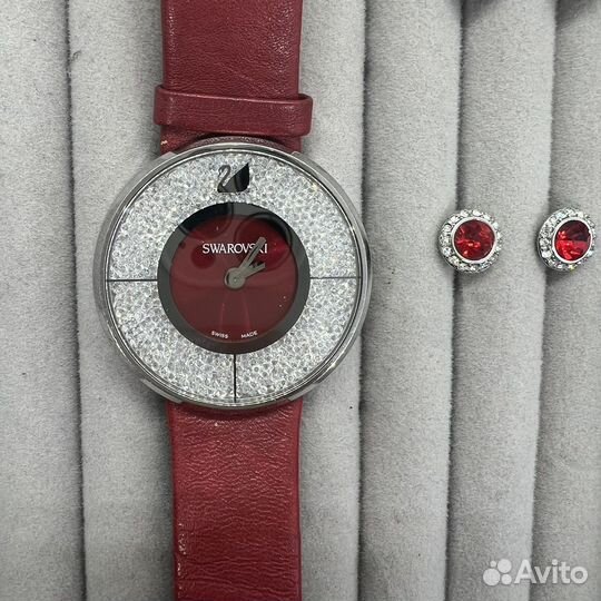 Часы Swarovski красные