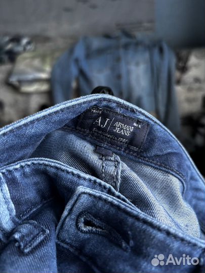 Джинсы armani
