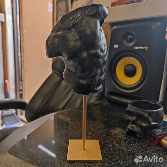 Скульптура торс,декор,гранит