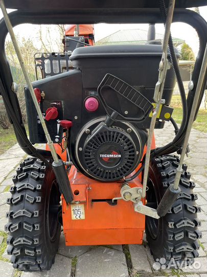 Снегоуборщик бензиновый husqvarna