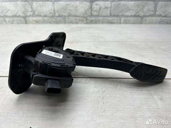 Педаль газа Ford Transit 8