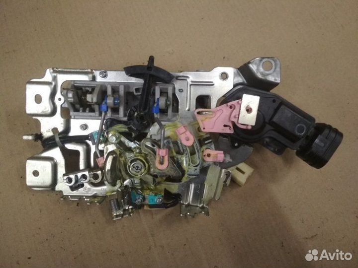 Ручка внутренняя задняя правая Toyota Sienna III