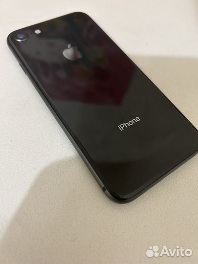 iPhone 8, 64 ГБ