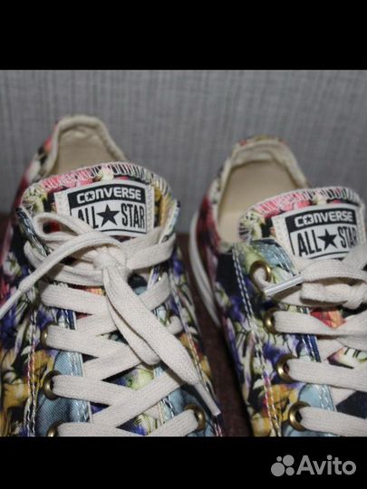 Женские кеды Converse в цветочном дизайне